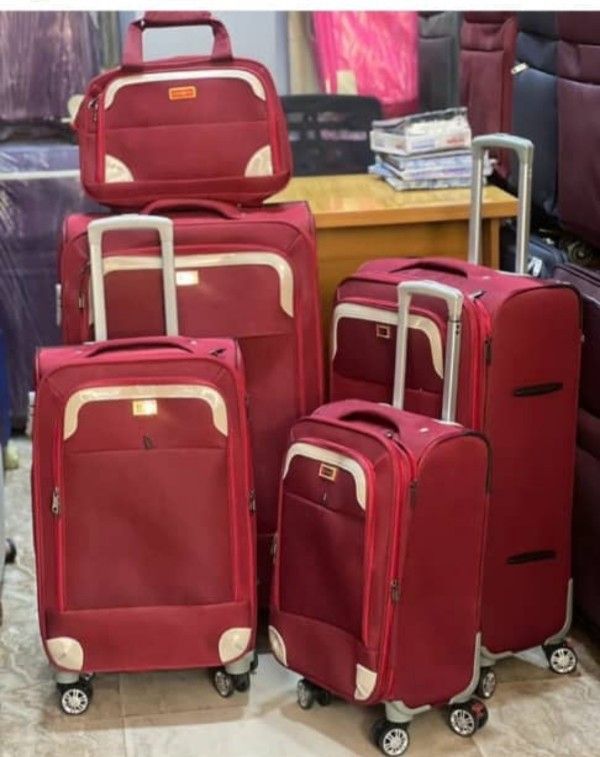 Set 5 Trolley Luggage Plus Kit Bag