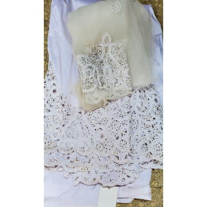 Embroidered And Embellished White Indian George With Blouse - 7 Yards