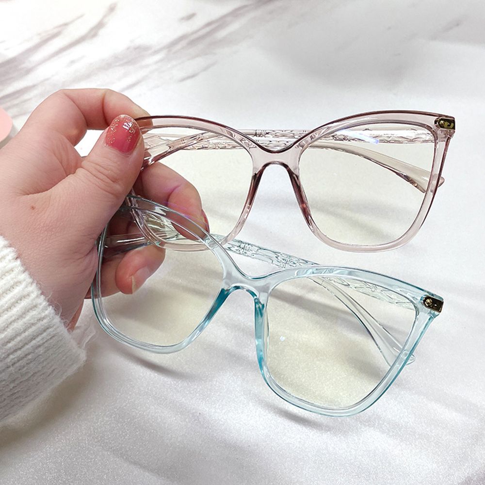 Blue Light Blocking Eyeglasses Reduce Eyes Fatigue