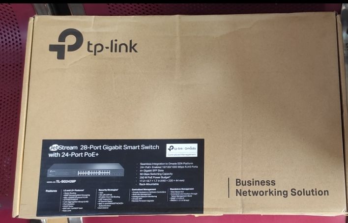 JetStream 24-Port Gigabit Smart + Switch With 4-SFP Slots