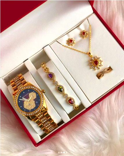 Superior Quality & Super Classy Complete Set Of Gold Wristwatch/Necklace/Bracelet/Earring/Ring
