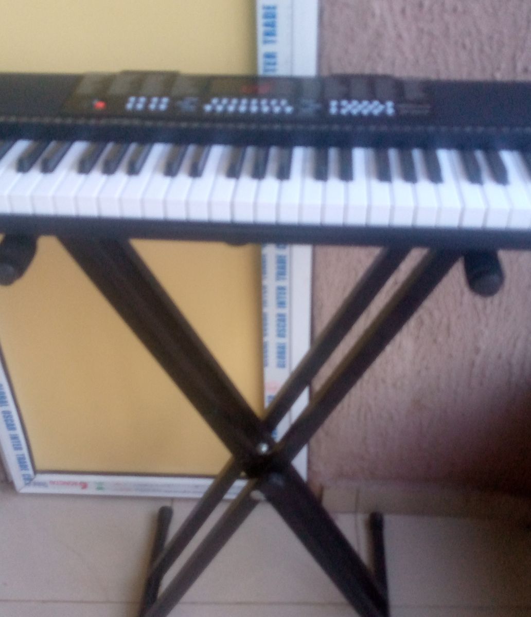 Quality Keyboard Piano With Stand