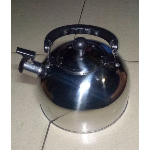 WHISTLING STOVE KETTLE - 5 Liters.
