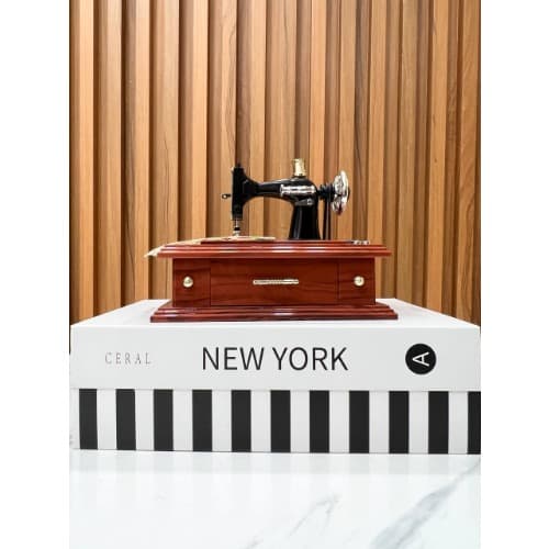 Mechanical Sewing Machine Decor - 33cm x 15cm