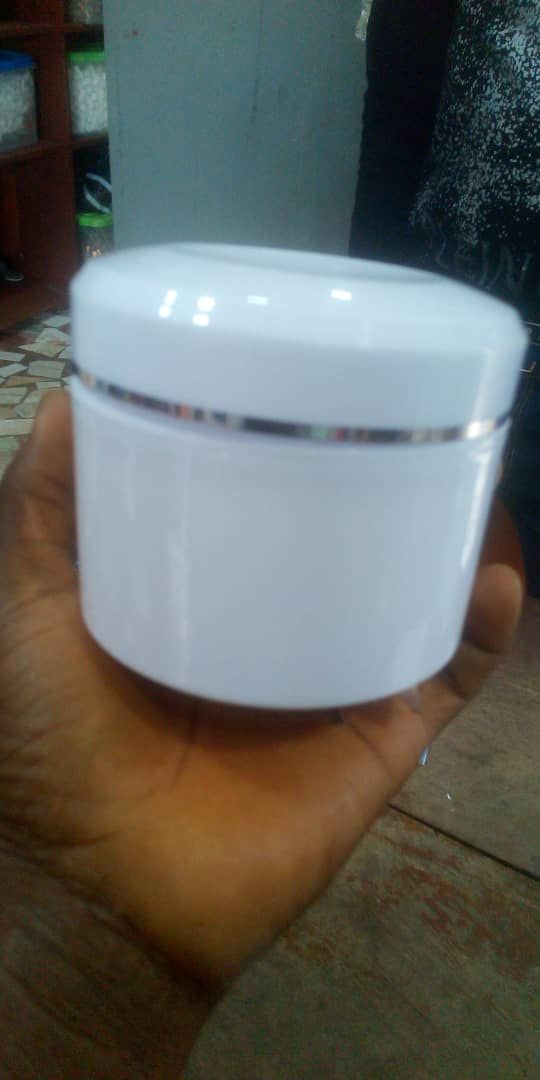 250ml Empty Cosmetics Plastic Jars/ Containers