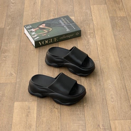 Ladies fashion Slippers