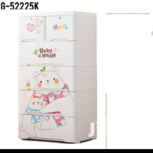 KIDS PLASTIC WARDROBE