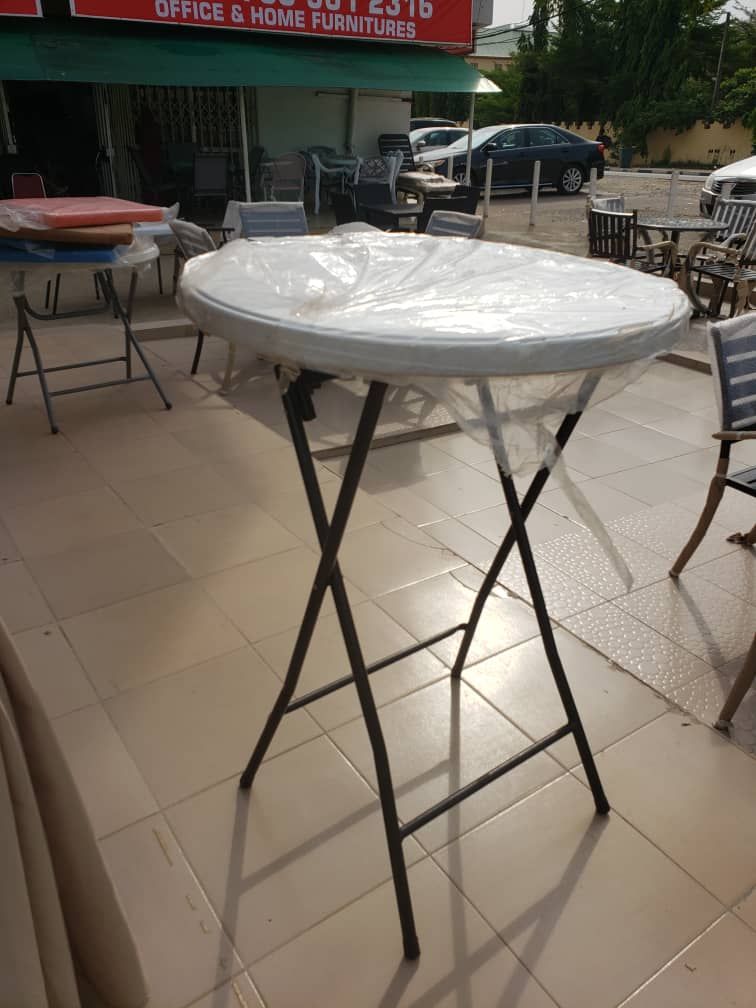 ROUND WHITE FOLDING TABLE