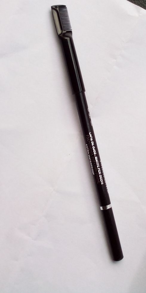 PROFESSIONAL EYELINER PENCIL WITH EYEBROW COMB, BLACK