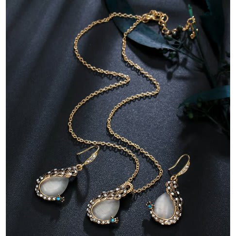 Peacock Vintage Non Tarnish Jewelry Necklace Set