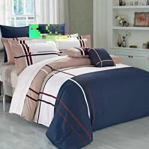 Lovely Set Of Duvet Bedsheet And 4 Pillowcases