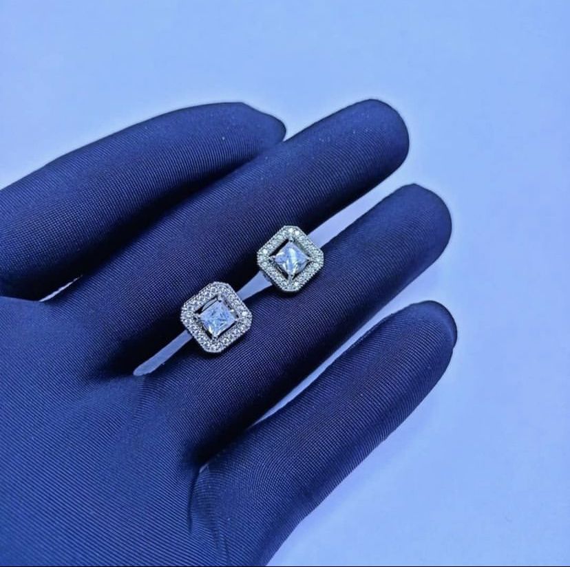 TRENDY  LUXURY STUD ICE EARRING