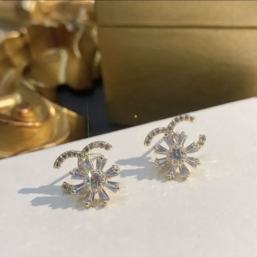 Fashion Stud And Drop Earrings- Gold