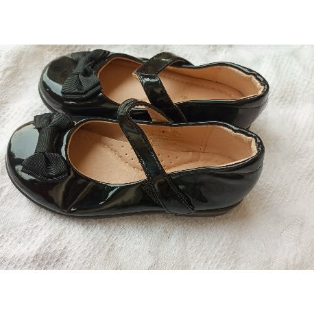 Girls Glossy Shoe - Black